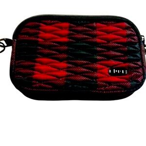 - Lug coup crossbody beltway
